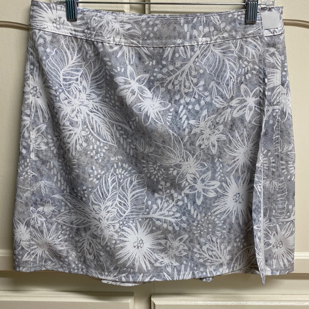 RipSkirt Hawaii M-Length 2 grey floral